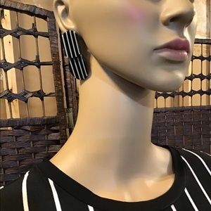 New Black And White Pierced Earrings.